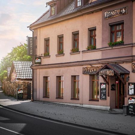 U Matyase Hotel Stod Eksteriør billede